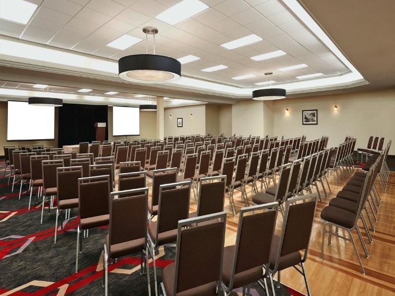 Four Points By Sheraton Edmonton South Eksteriør bilde