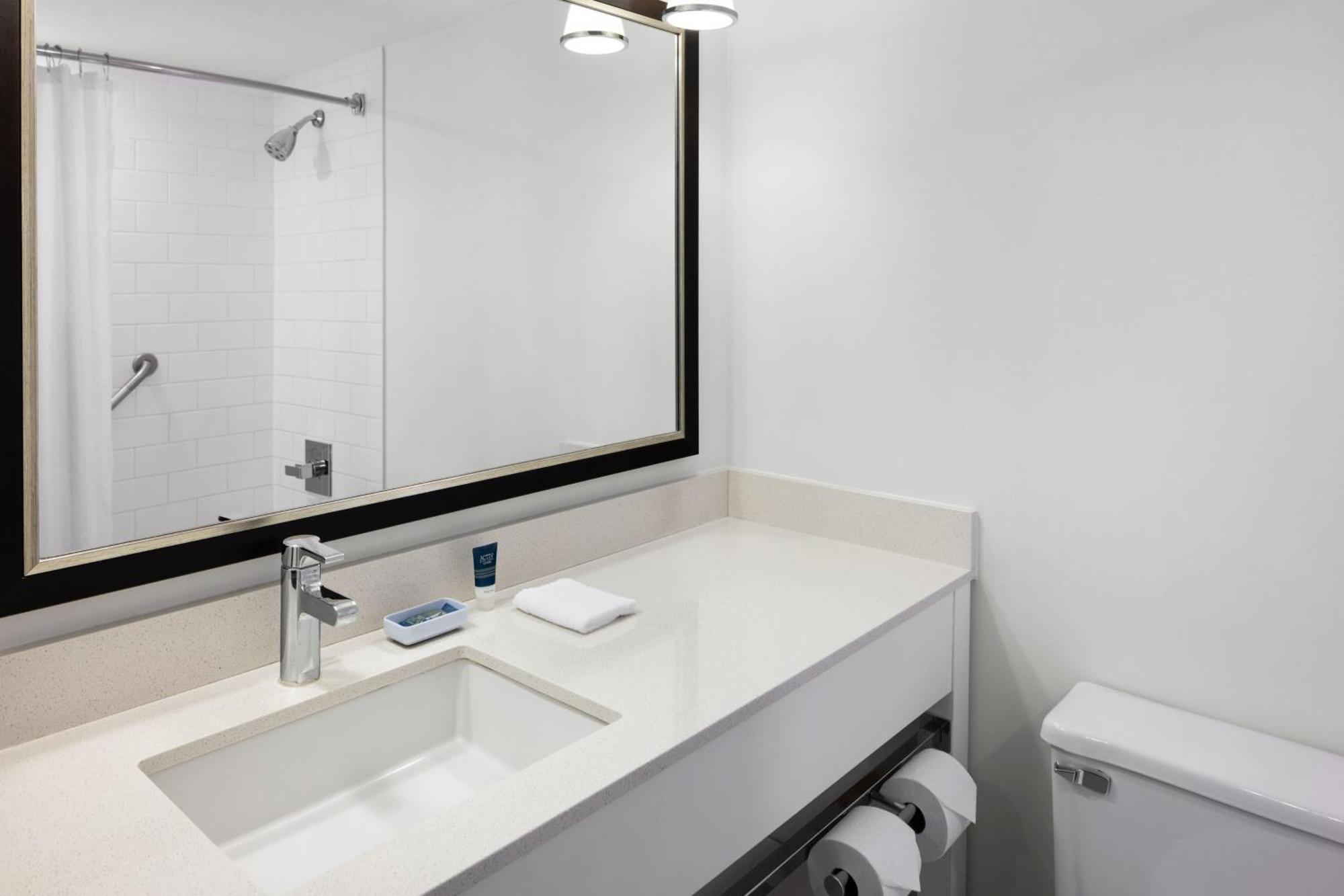 Four Points By Sheraton Edmonton South Eksteriør bilde