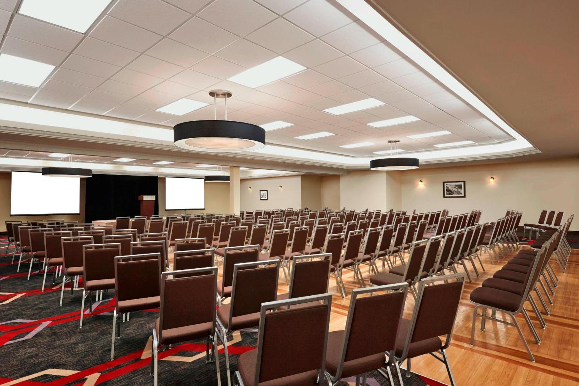Four Points By Sheraton Edmonton South Eksteriør bilde