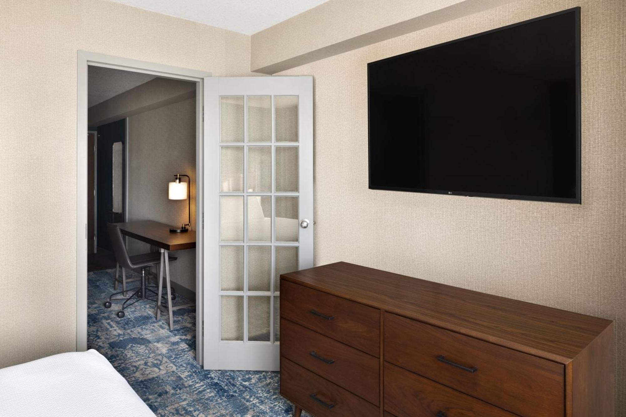 Four Points By Sheraton Edmonton South Eksteriør bilde