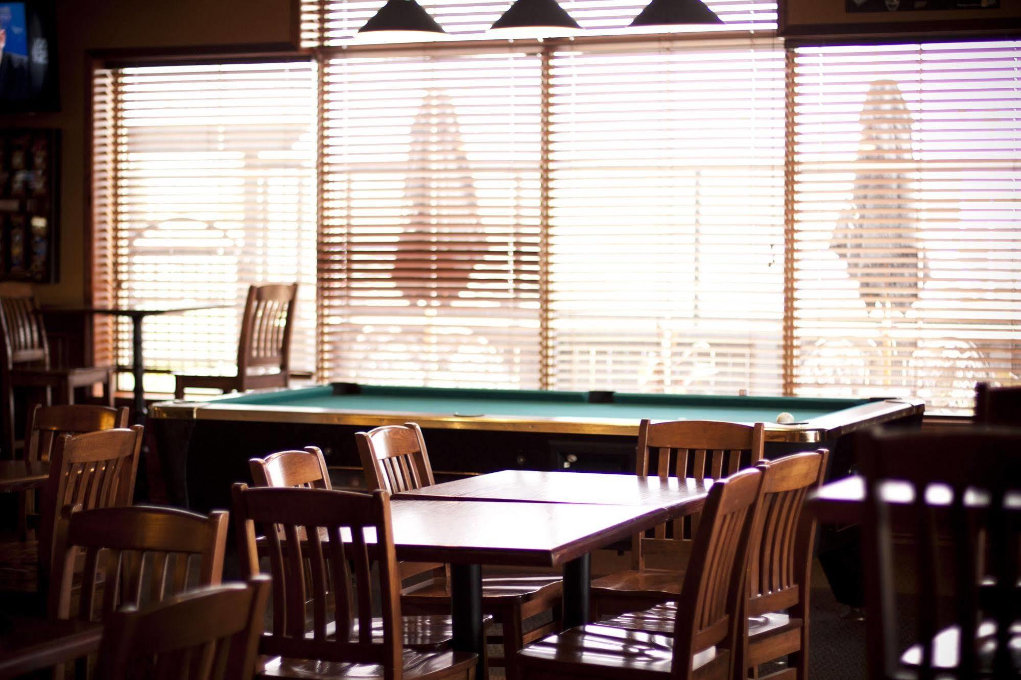 Four Points By Sheraton Edmonton South Eksteriør bilde